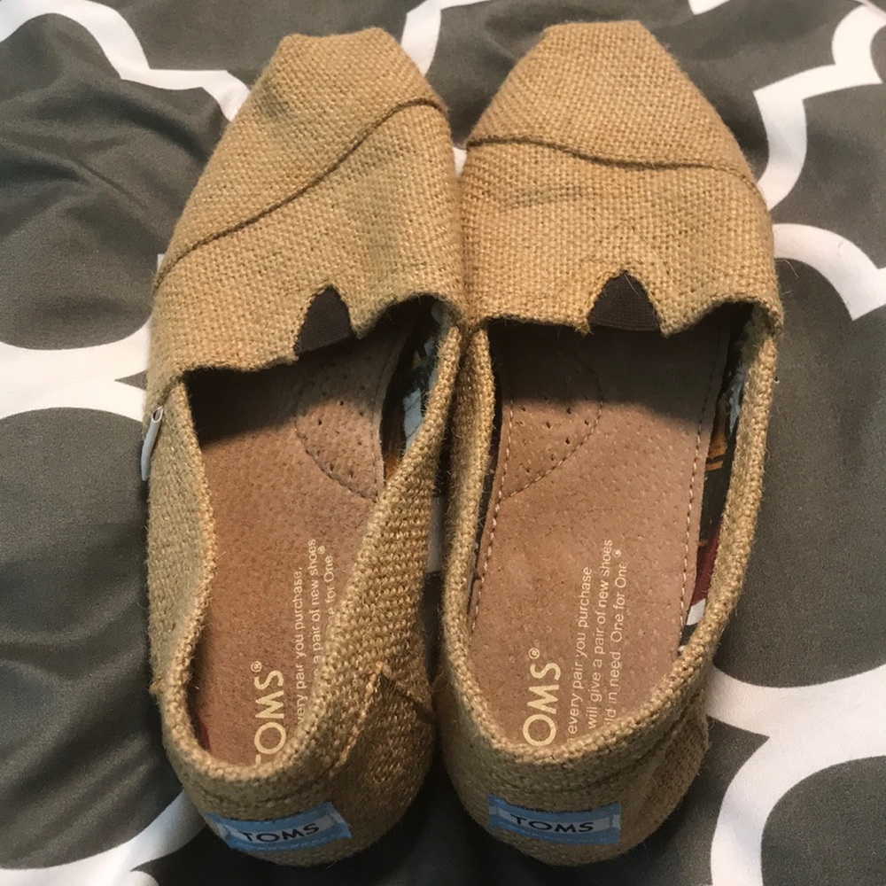 Toms